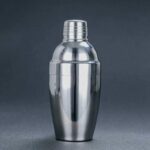 Shaker Pour Cocktail
