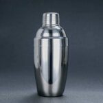 Shaker Pour Cocktail
