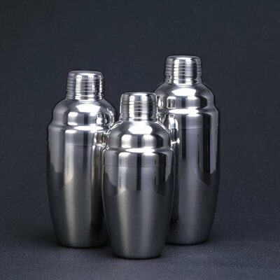 Shaker Pour Cocktail