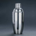 Shaker Pour Cocktail
